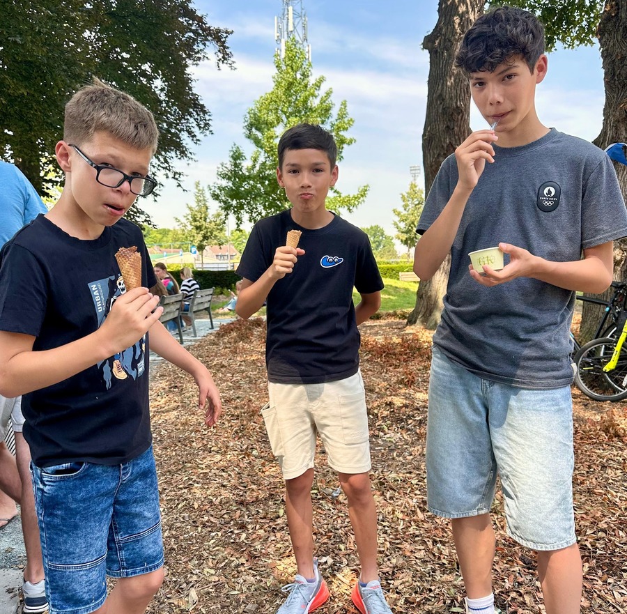 Kinderen met een ijsje van Gritje Kockx